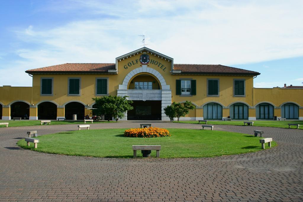 Le Robinie Golf & Resort Solbiate Olona Exterior foto